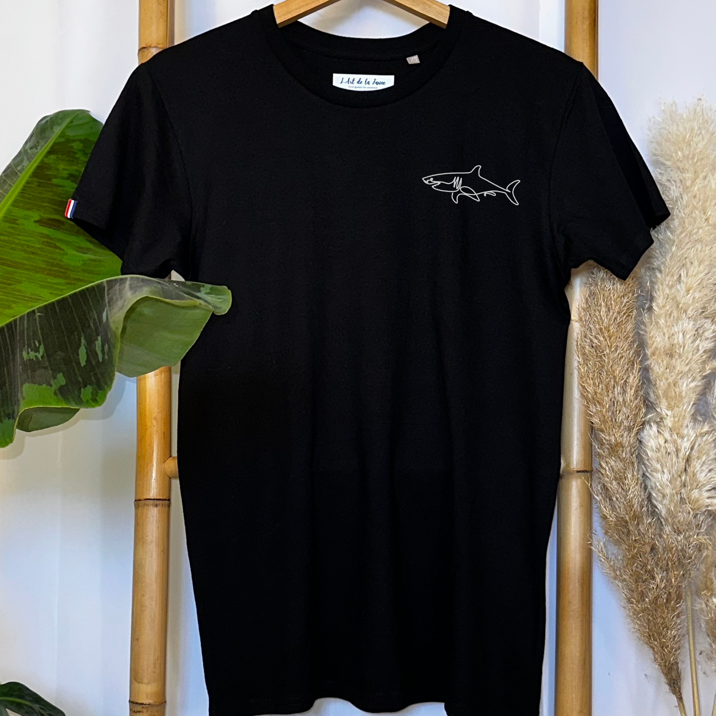 T-shirt brodé Requin